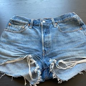 Levis 501 shorts - high waisted size 30
